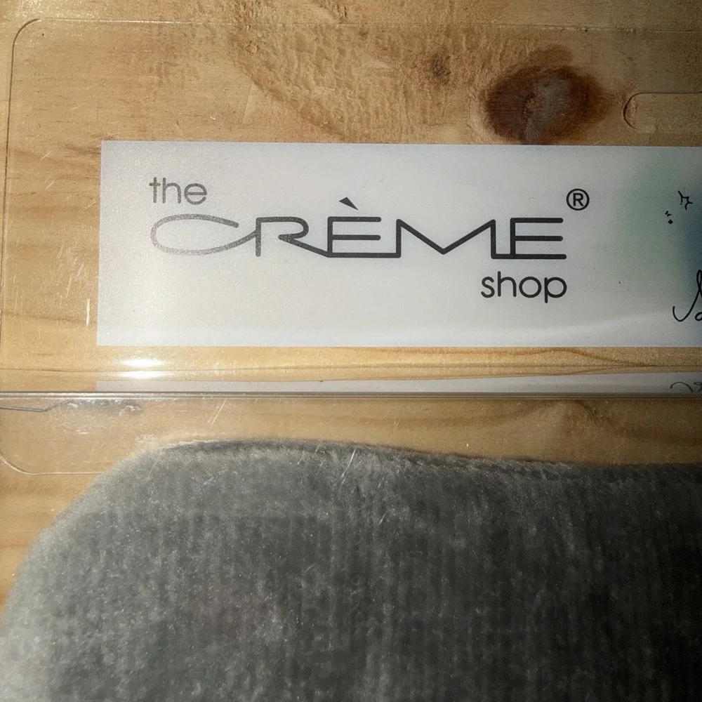 NEW THE CREME SHOP Say Goodnight Gray Plush Sleep Mask‎